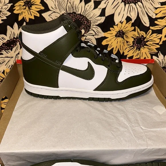 Brand New Youth Dunk High Cargo Khaki 5.5Y